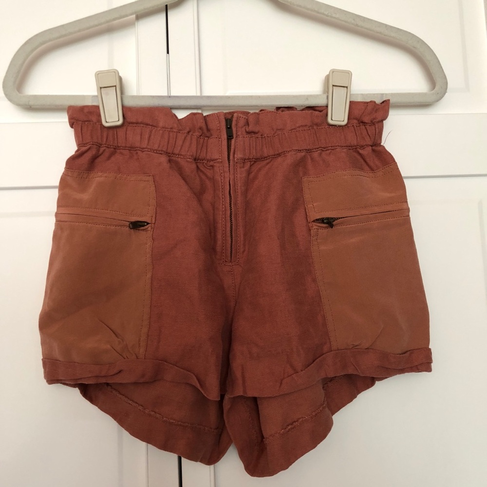 Aritzia Wilfred burnt orange burgundy shorts